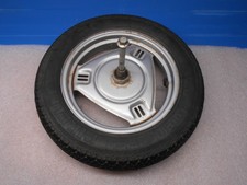 PEUGEOT SC 50  roue avant jante tole pneu pirelli sc30