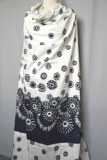 Boss.Magnifique panneau motif placé satin coton elasthane fleuri blanc marine