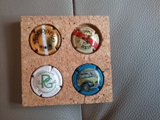 Lot de 4 capsules de champagne dont 1 quart, support non fourni 