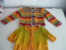 Lot de 2 gilets en laine fille 5 ans, très bon état, propre et sans tache.