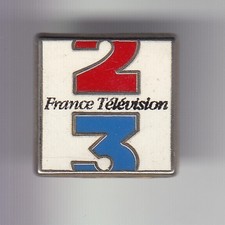 RARE PINS PIN'S .. TV RADIO PRESSE A2 FR3 FRANCE 2 & 3 ARTHUS BERTRAND OR 3D ~DE