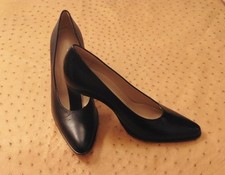 BELLE CHAUSSURE ESCARPIN SILVY TOUT CUIR BLEU MARINE VINTAGE 80/90 NEUF T.34.5