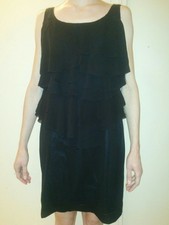 Robe noire à volants marque Briefing Taille 38 TBE