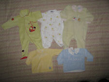 3 pyjamas  + 2 haut en velour velour (sucre d'orge + in extenso) 6 mois