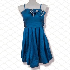 ? Belle robe satiné neuve bleu taille 40 42