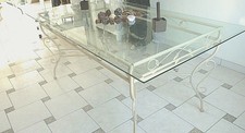 TABLE VERRE ; support fer forge / En tres bon etat/  180 x 100 x 80