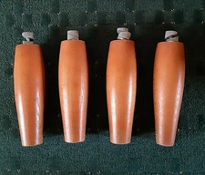 lot de 4 pieds de lit ,teinte Merisier