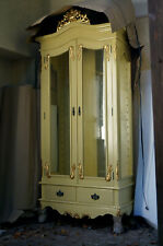 PROMOTION: Bibliotheque armoire vitrée beige doré à la feuille d'or d'un château