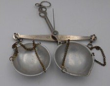 ANCIENNE  BALANCE TREBUCHET D'APOTHICAIRE ORIGINE A IDENTIFIER