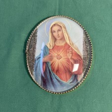 Ancien cadre mural en verre bombé et métal La Vierge Marie Pailleté