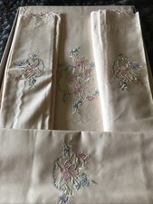 Parure de lit drap et taies Parure de lit 4 pièces brodée Giava Rose