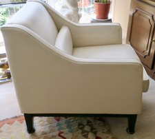 TRÈS BEAU FAUTEUIL SALON TV MARQUE FURNINOVA TISSU BLANC TBE