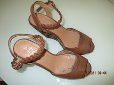 Chaussures ouvertes compensées