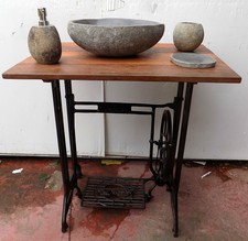 Meuble de Salle de Bain Fabriqué Avec Machine à Coudre Et Plan Bois CM 75x50x73h