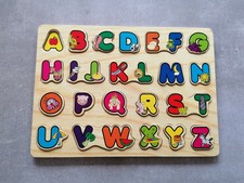 Puzzle en bois 26 pièces avec lettres colorées