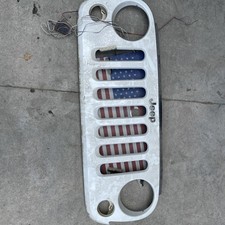 Occasion : Calandre avec fond drapeau USA pour Jeep Wrangler JK (2007-2018)