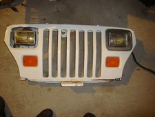 occasion: Calandre (face avant) Jeep Wrangler YJ