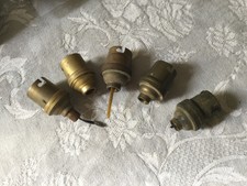 lot  5 douilles anciennes a baionnette  laiton culot en porcelaine bon état -b-