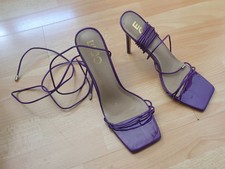 Sandales violettes à brides et talons hauts P42,5