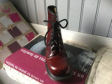 bottines DOC MARTENS  cuir bordeaux  .T 37,5 ( V/Y)