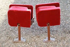 Paire de strapontins de théatres, Velours bordeaux