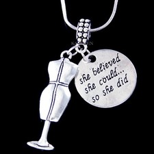 Mannequin Collier Mode Créateur Artiste Robe Tailleurs Bijoux Graduation Cadeau