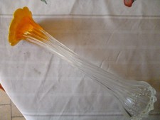 Grand vase soliflore , verre torsadé , haut couleur en forme de fleur