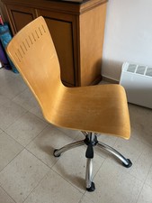 Chaise de bureau à roulettes