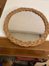 miroir à accrocher année 1960 support bois,contour en osier
