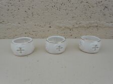 3 ronds de serviette porcelaine blanche ajourée en forme de croix