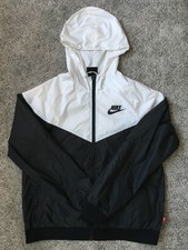 Veste Coupe Vent Nike à Capuche taille M en Parfait état 