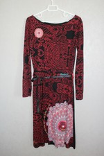 Robe Desigual Taille M, avec ouverture dans le dos