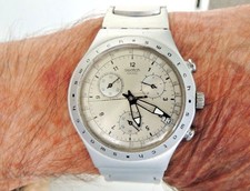 montre   SWATCH CHRONO ALUMINIUM DATE . PILE NEUVE   MOD . AG 1999