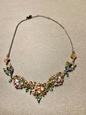 Collier ras de cou fantaisie motif floral