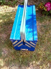 Une caisse à outils 5 compartiments d'occasion