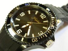 Montre Homme Sport FREIXENET Pile neuve.MADE IN FRANCE .Etat proche neuf. NR