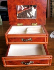 Belle Boite coffre bijoux vintage commode en bois 2 tiroirs velours beige miroir