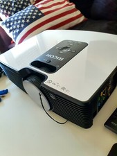 Retroprojecteur portable professionnel ricoh