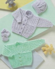 BC024 Knitting Pattern Baby Cardigan Avec V ou col rond, Chapeau et mitaines en DK