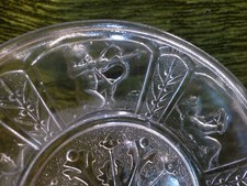  assiette  style baccarat verre 19eme  enfant cherubin putti old 