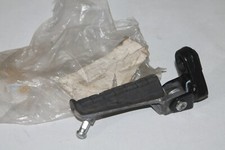 REPOSE PIED AV GAUCHE pr YAMAHA FZ700 FZ750 1987/88 .ref: 2KT-27410-00 * NOS (b