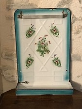 Ancien porte-ustensiles de cuisine, en tôle émaillée, décor fleuri