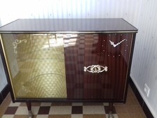 TABLE TV sur roulette avec vitrine