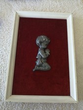 Cadre Étain Velours orange. Enfant À La Prière