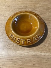 Cendrier en céramique Vintage 60’s pour le Vin Mistral marron en très bon état.
