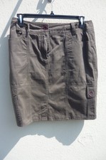 Jupe Verte Taille 42 En Très Bon État.