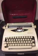 AUTHENTIC VINTAGE IMPERIAL 1000 TYPEWRITER IN ORIGINAL CASE SPARE OR REPAIR 1960