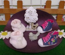  paires de basket souples + paire de chausson pour bébé fille pointure 0/3 mois 