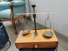 ancienne balance trébuchet apothicaire pharmacie 