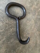 Crochet en fer forgé.